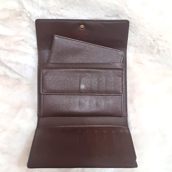 EUC Auth LV Damier Trifold wallet with insert. - Picture 3 of 15